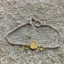 Load image into Gallery viewer, Sun Flower Imprint Peridot Bracelet
